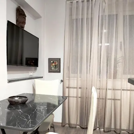 Tanners' Bridge ティラナ