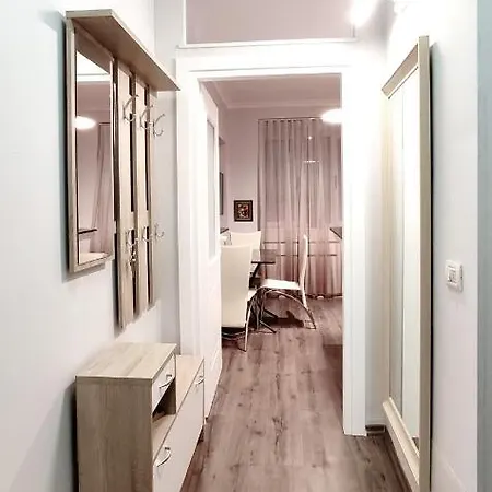 Tanners' Bridge Apartment *