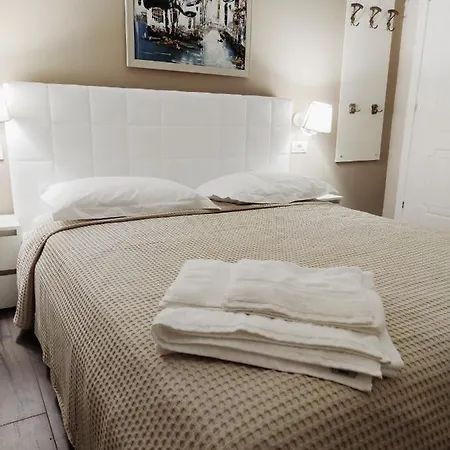 Tanners' Bridge Appartement Tirana